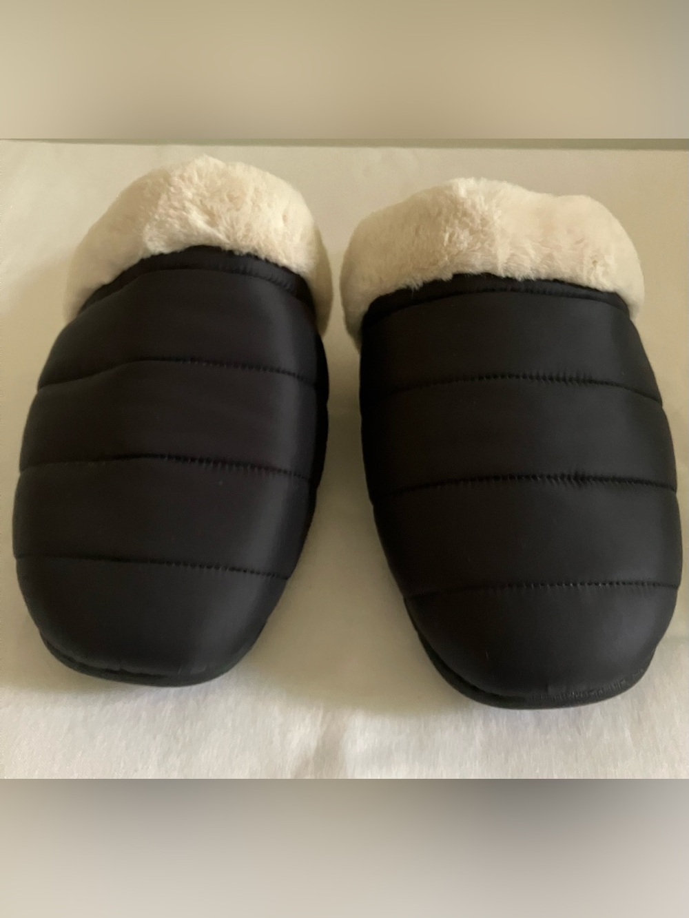 Vionic Black Quilted  Slippers with Cream Faux-Fur Cuff
